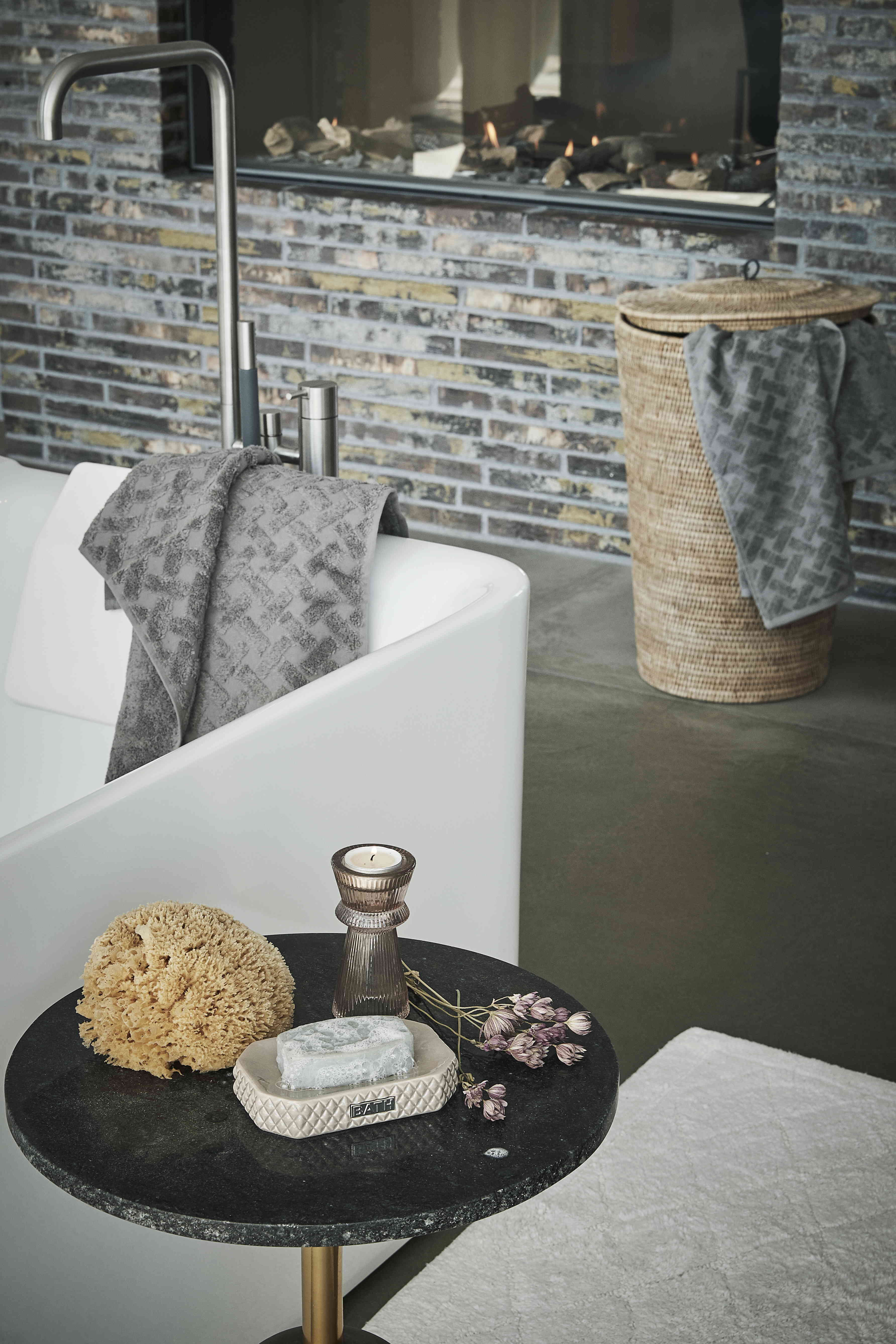 DODATKI_LAZIENKOWE_BEZOWA_MYDELNICZKA_KOSZ_NA_PRANIE_SZARE_RECZNIKI_LENE_BJERRE_POLSKA_SKLEP_OUTLET_DESIGNBYWOMEN